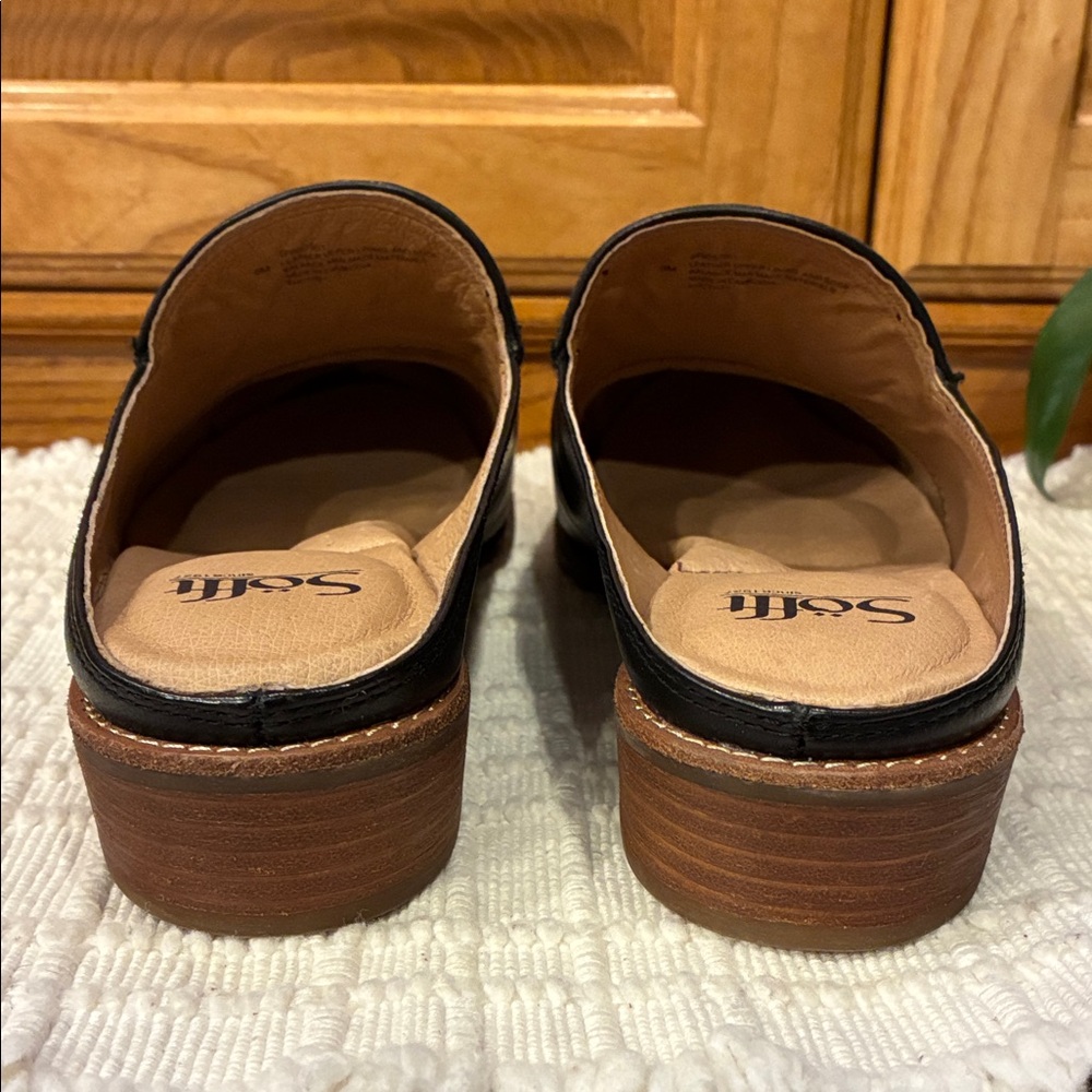 New Size 9 Sofft Black Heeled Leather Mules with Silver Trim (ABBA) - Picture 12 of 16
